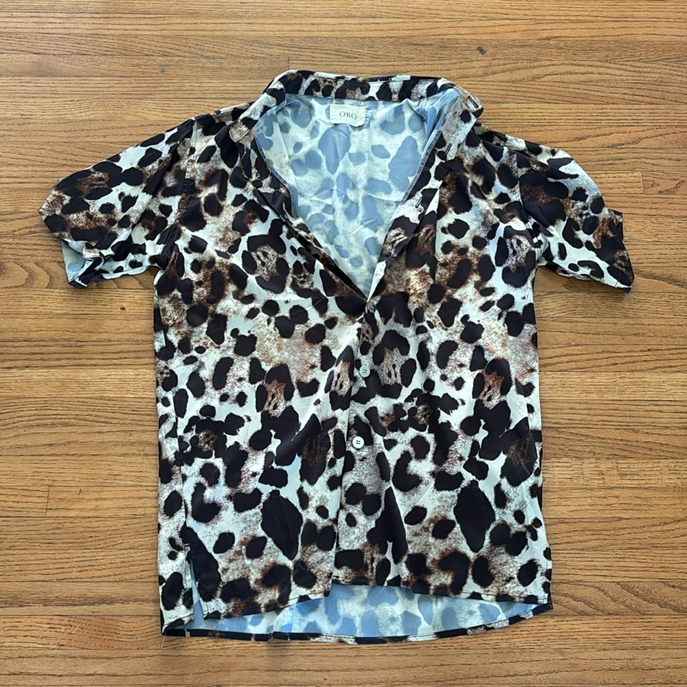Oro Leopard Button Up